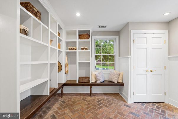 Interior, Recessed Lighting, Walk-in Closets