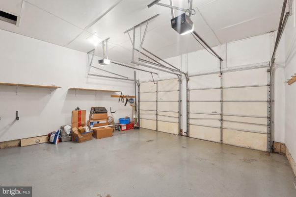 Garage, Interior