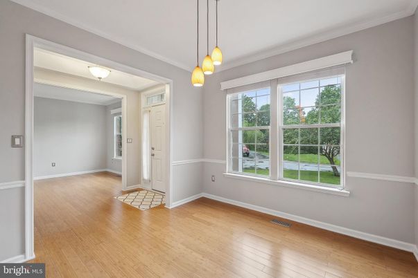 Empty room, Interior, Pendant Lights, Wood Texture Flooring