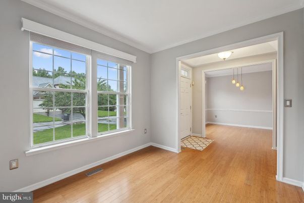 Empty room, Interior, Pendant Lights, Wood Texture Flooring