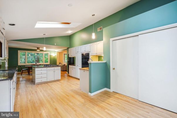Dining room, Interior, Kitchen, Pendant Lights, Recessed Lighting, Wood Texture Flooring