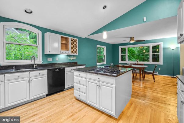 Dining room, Interior, Kitchen, Pendant Lights, Wood Texture Flooring