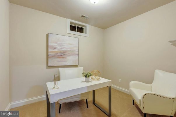 Home Office, Interior