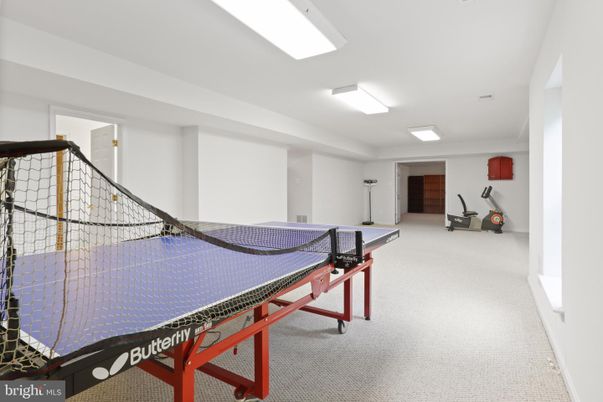 Game Room, Interior