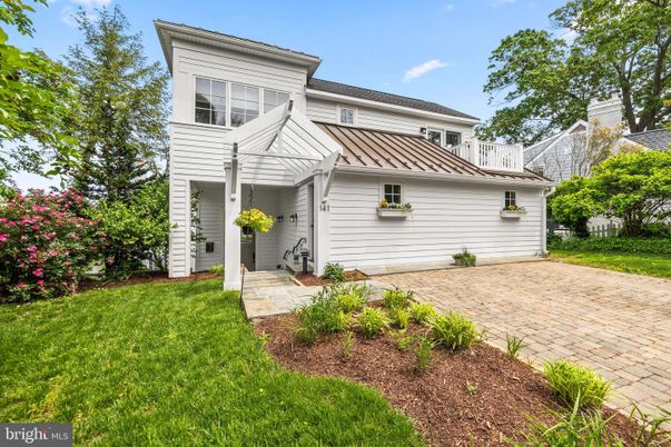 Backyard, Exterior, Facade, Farmhouse