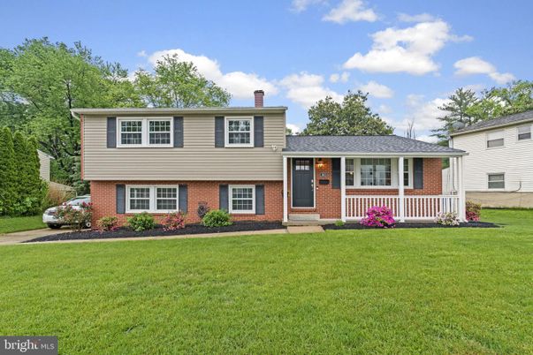 Exterior, Facade, Brick Facade, Split Level