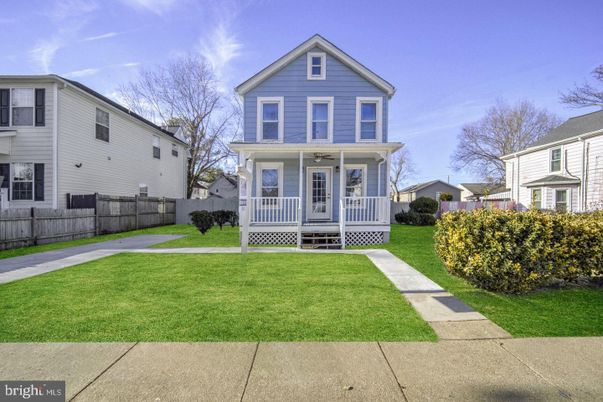 Exterior, Facade, Queen Anne Victorian