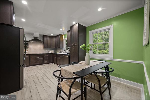 Dining room, Interior, Kitchen, Recessed Lighting, Wood Texture Flooring