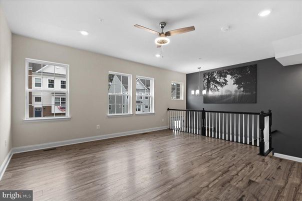 Empty room, Interior, Pendant Lights, Recessed Lighting, Wood Texture Flooring