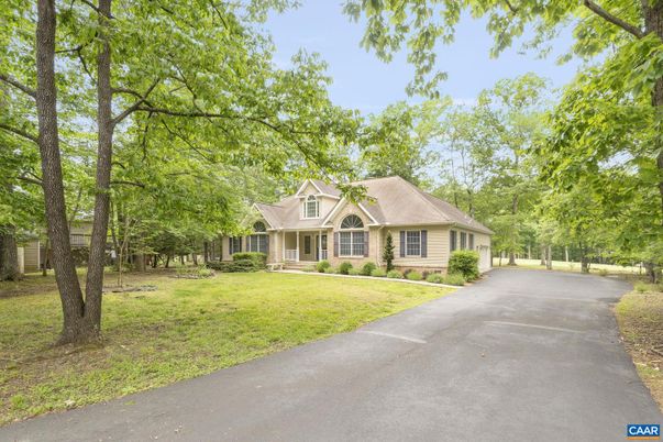 Backyard, Exterior, Facade, Cape Cod