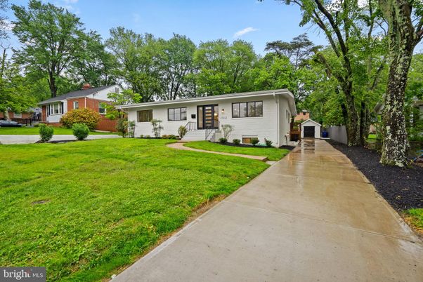 Backyard, Exterior, Facade, Ranch