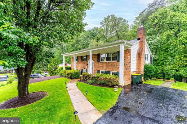 Exterior, Facade, Brick Facade, Split Level