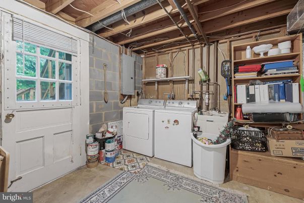 Interior, Washer, Wooden Beams, Wooden Ceilings