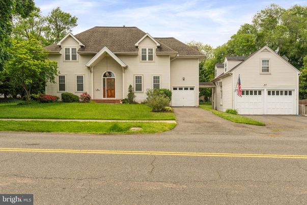 Attached, Exterior, Facade, Farmhouse
