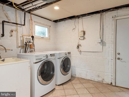 Interior, Recessed Lighting, Stone Walls, Washer