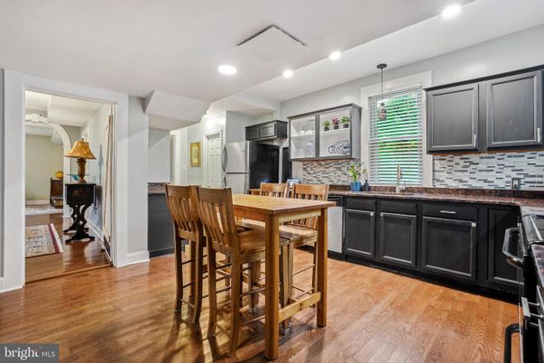 Dining room, Interior, Kitchen, Pendant Lights, Recessed Lighting, Wood Texture Flooring