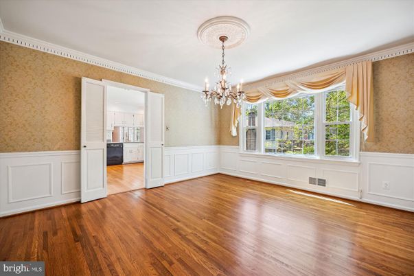 Chandelier, Empty room, Interior, Wood Texture Flooring