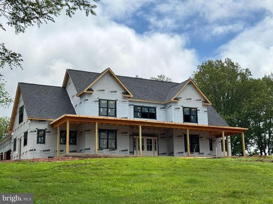 Backyard, Exterior, Facade, Farmhouse