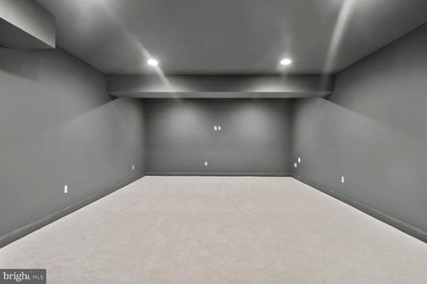 Empty room, Interior, Recessed Lighting