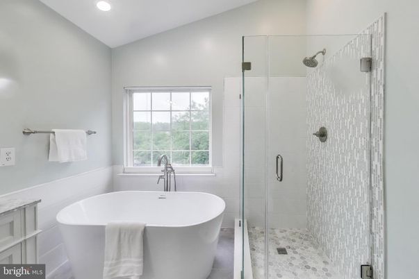 Bathroom, Free Standing Baths, Glass Shower, Interior, Recessed Lighting