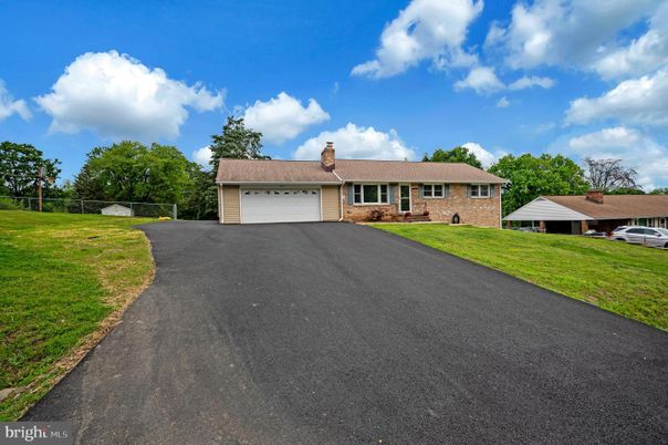 Attached, Exterior, Facade, Brick Facade, Ranch