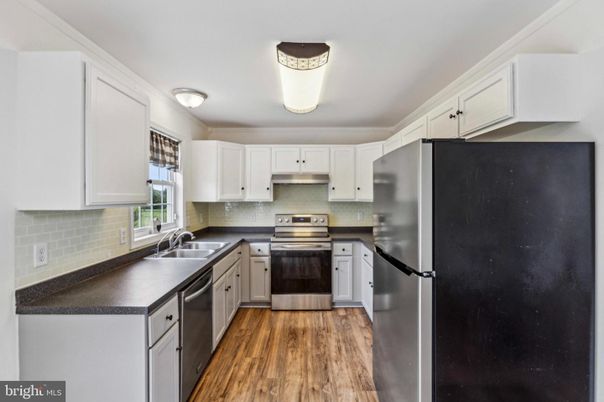 Interior, Kitchen, Stainless Steel Appliances, Wood Texture Flooring