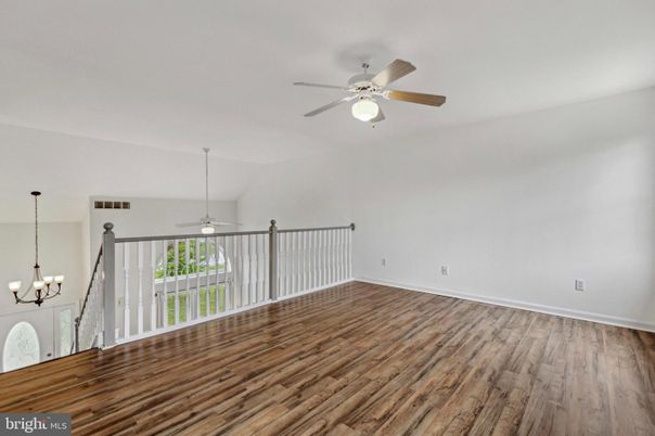 Chandelier, Empty room, Interior, Wood Texture Flooring