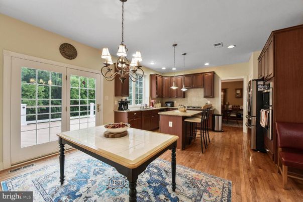 Chandelier, Dining room, Interior, Kitchen, Pendant Lights, Recessed Lighting, Wood Texture Flooring