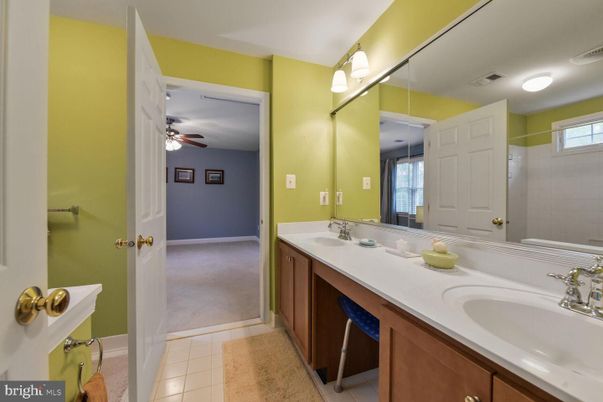 Bathroom, Dual Sink Vanities, Interior