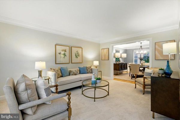 Chandelier, Dining room, Interior, Living room