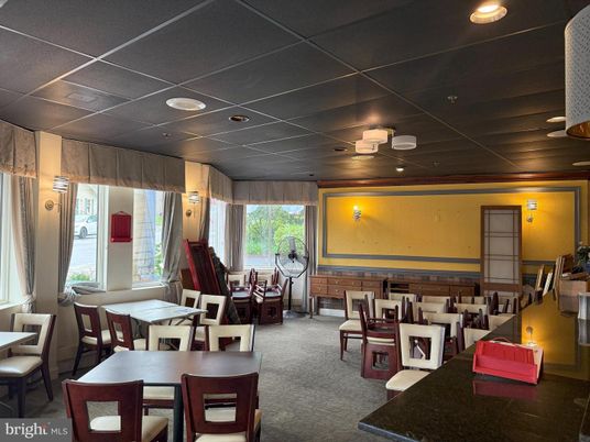Dining room, Interior, Recessed Lighting