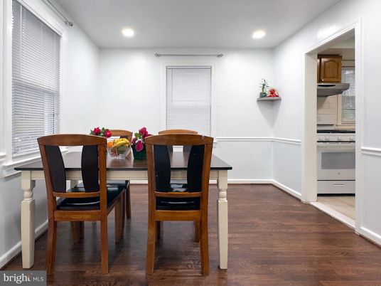 Dining room, Interior, Recessed Lighting, Wood Texture Flooring
