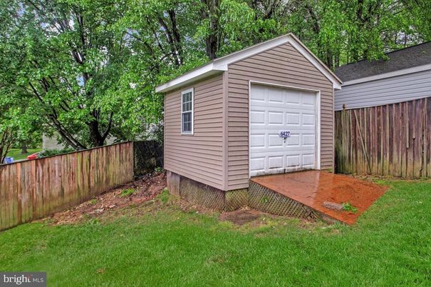 Detached Garage, Exterior