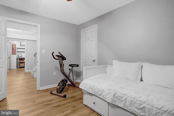 Bedroom, Fitness Equipment, Interior, Wood Texture Flooring