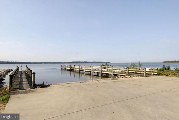 Exterior, Lake