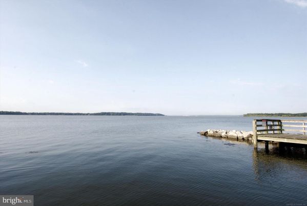 Exterior, Lake