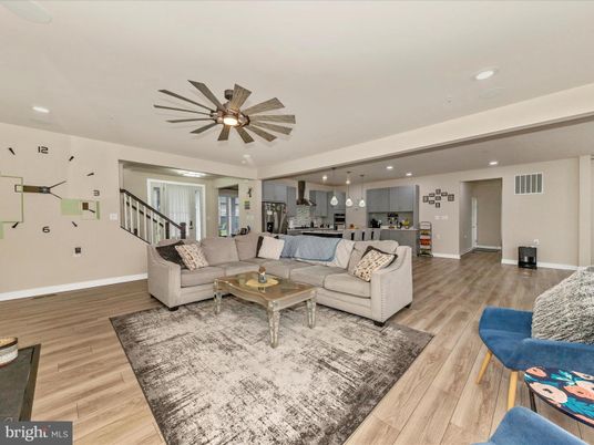 Interior, Kitchen, Living room, Pendant Lights, Recessed Lighting, Wood Texture Flooring