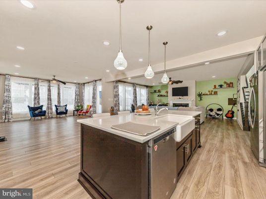 Interior, Kitchen, Living room, Pendant Lights, Recessed Lighting, Wood Texture Flooring