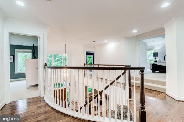 Interior, Pendant Lights, Recessed Lighting, Wood Texture Flooring