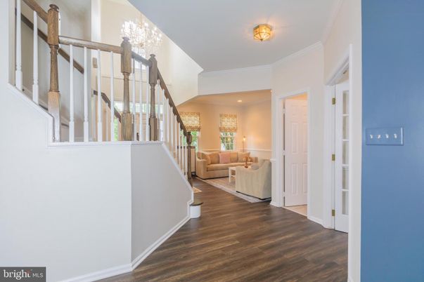 Chandelier, Interior, Living room, Recessed Lighting, Wood Texture Flooring