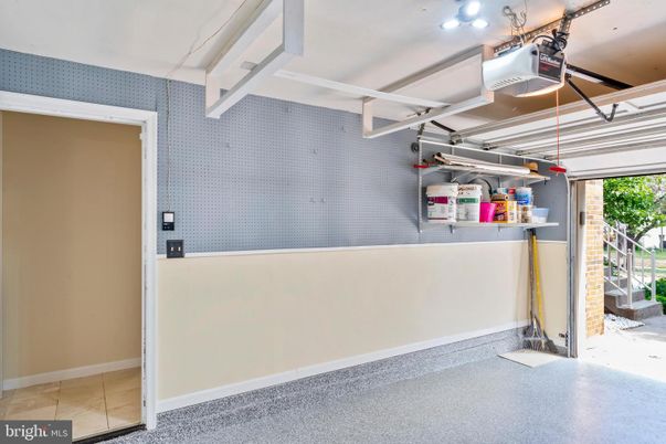 Garage, Interior