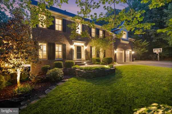 Attached, Backyard, Exterior, Facade, Brick Facade, Georgian