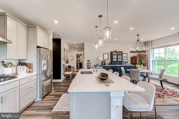Chandelier, Dining room, Interior, Kitchen, Pendant Lights, Recessed Lighting, Wood Texture Flooring