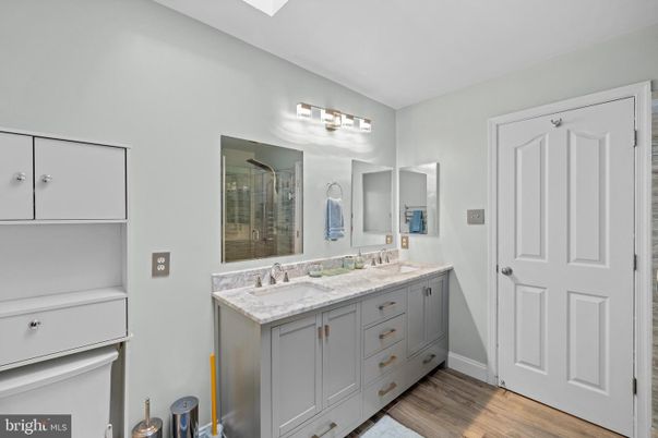Bathroom, Dual Sink Vanities, Interior, Wood Texture Flooring