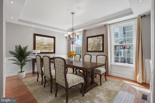 Chandelier, Dining room, Interior, Recessed Lighting, Wood Texture Flooring