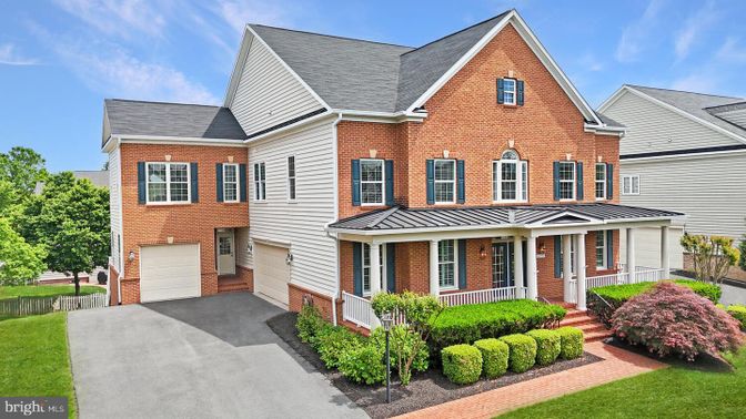 Attached, Exterior, Facade, Brick Facade, Brick Traditional