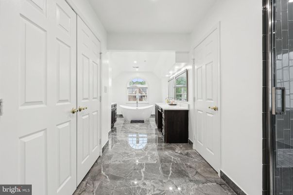Bathroom, Free Standing Baths, Interior, Marble, Recessed Lighting