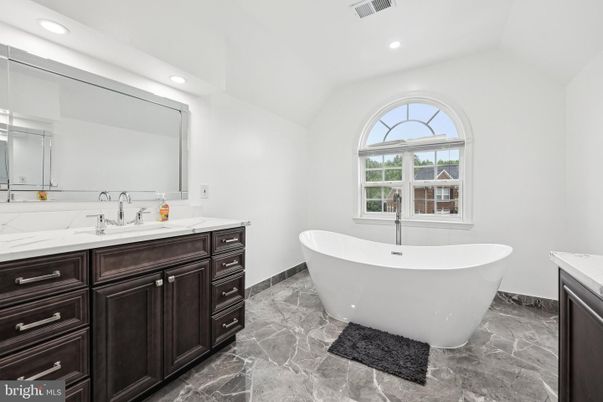 Bathroom, Dual Sink Vanities, Free Standing Baths, Interior, Marble, Recessed Lighting