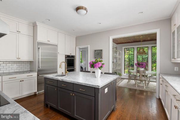 Dining room, Interior, Kitchen, Recessed Lighting, Stainless Steel Appliances, Wood Texture Flooring