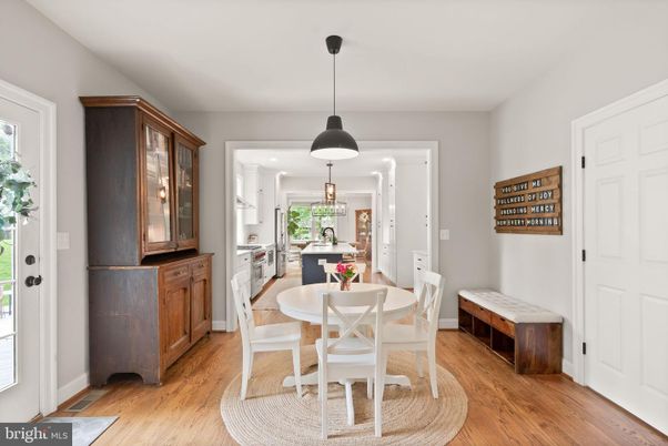 Dining room, Interior, Kitchen, Pendant Lights, Recessed Lighting, Wood Texture Flooring